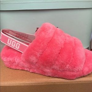 NEW-NEVER WORN UGG SLIDES….Perfect for spring weather!!